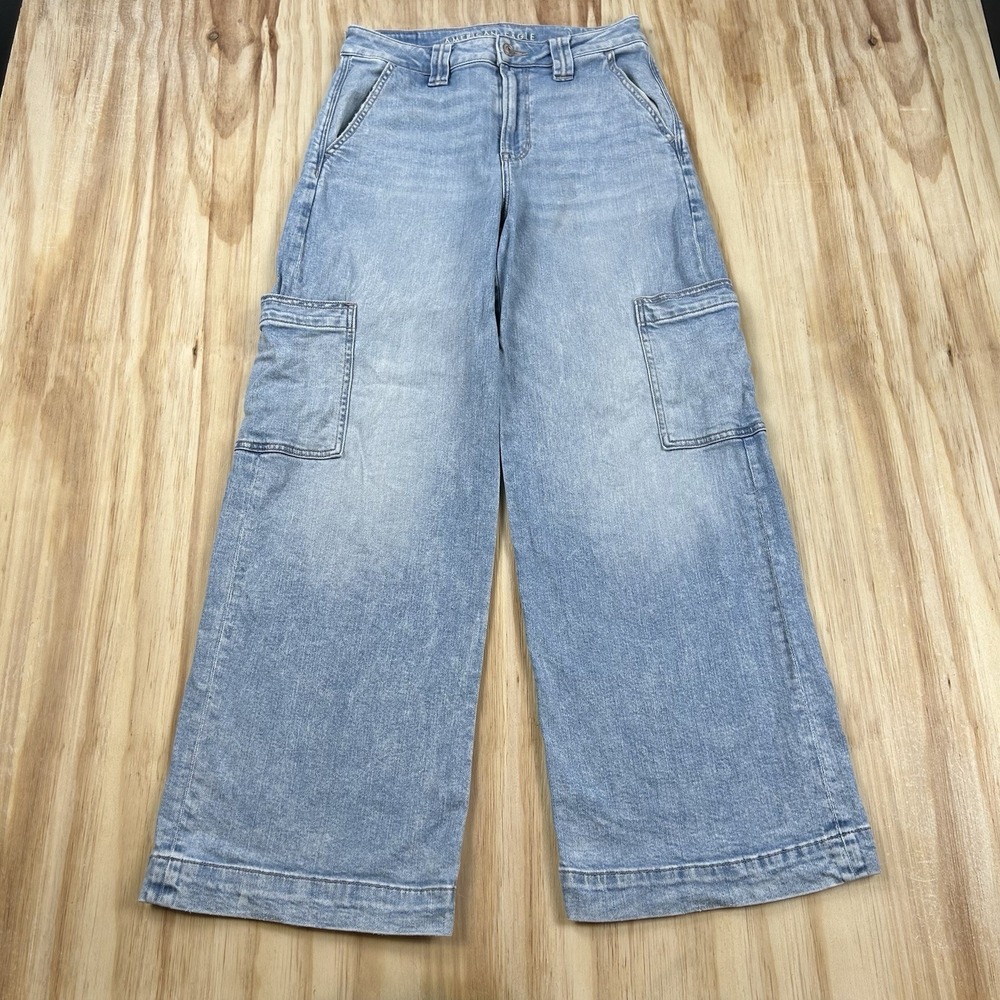 American Eagle Women's Super High Rise Baggy Wide Leg Jeans Light Wash Size 4